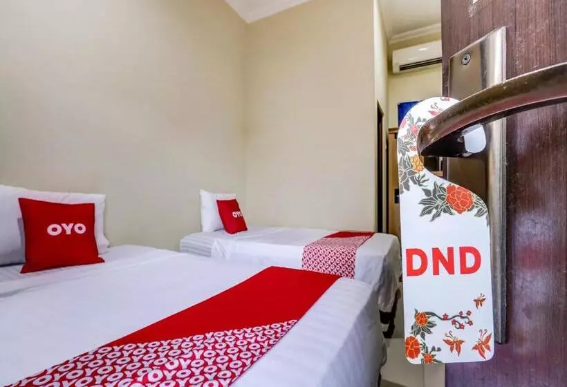 Hotelli Oyo 90927 Homestay Tentrem 2