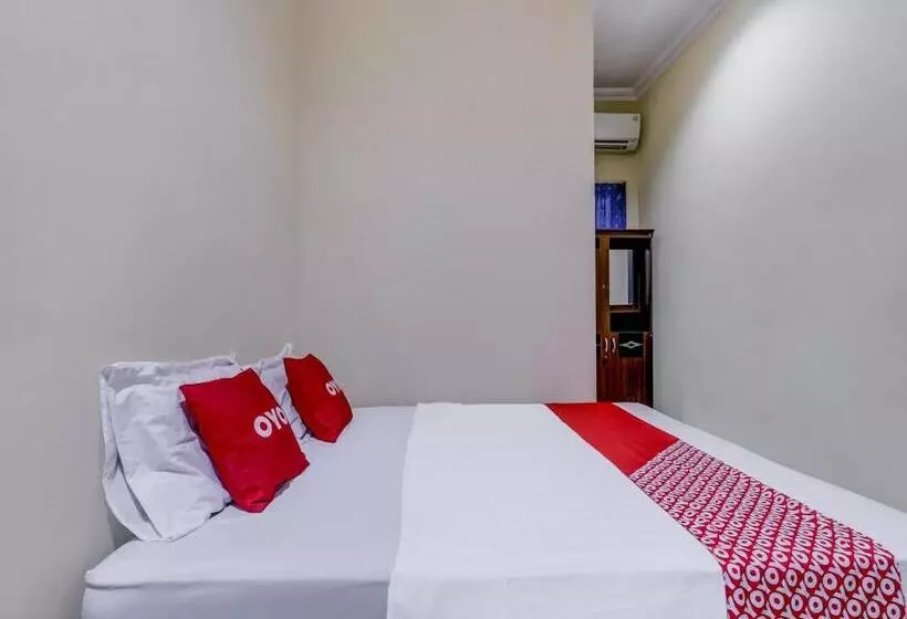 Hotelli Oyo 90927 Homestay Tentrem 2