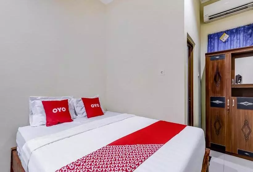 Hotelli Oyo 90927 Homestay Tentrem 2