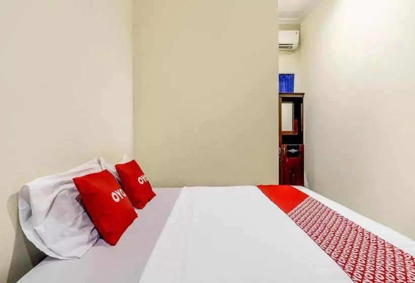 Hotelli Oyo 90927 Homestay Tentrem 2