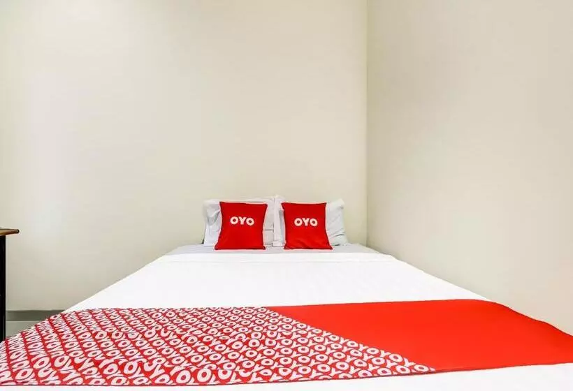 Hotelli Oyo 90927 Homestay Tentrem 2