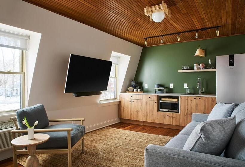 The Neighborhood Hotel Grand Beach