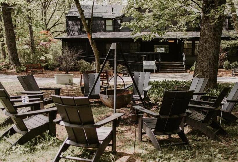 The Neighborhood Hotel Grand Beach