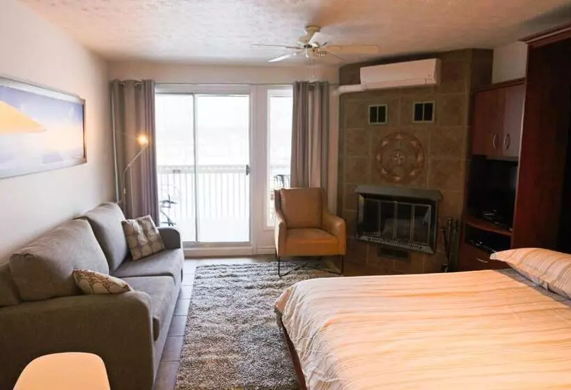 Magog Waterfront Condo