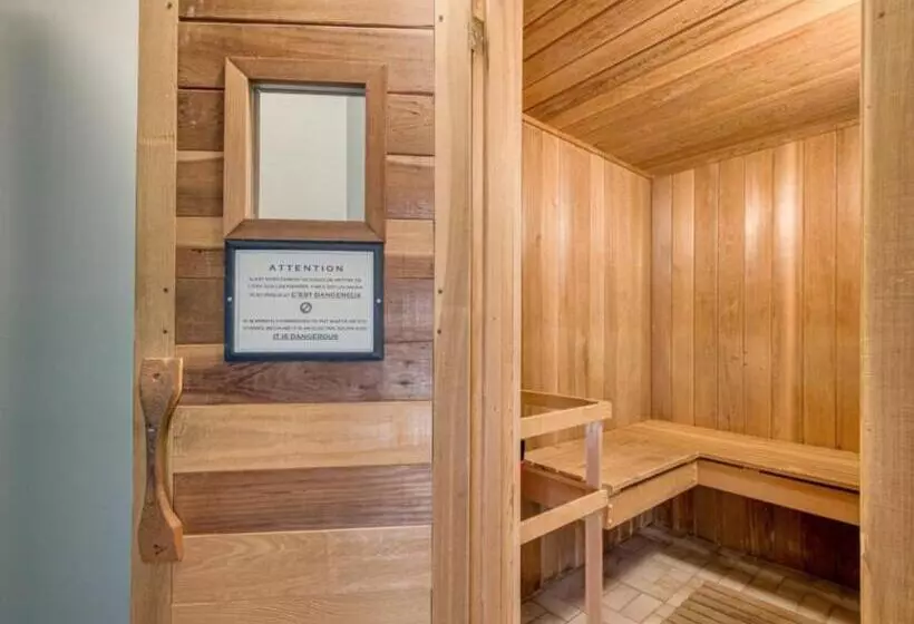 Magog Waterfront Condo