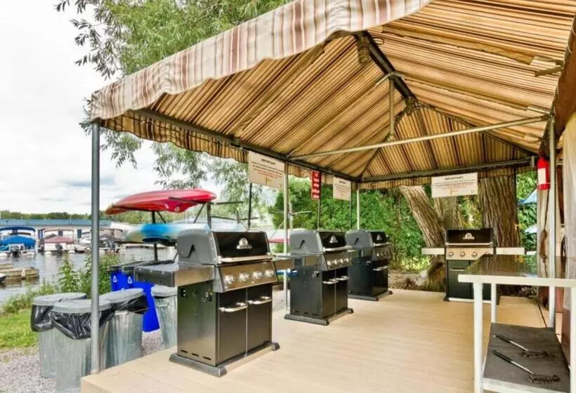 Magog Waterfront Condo