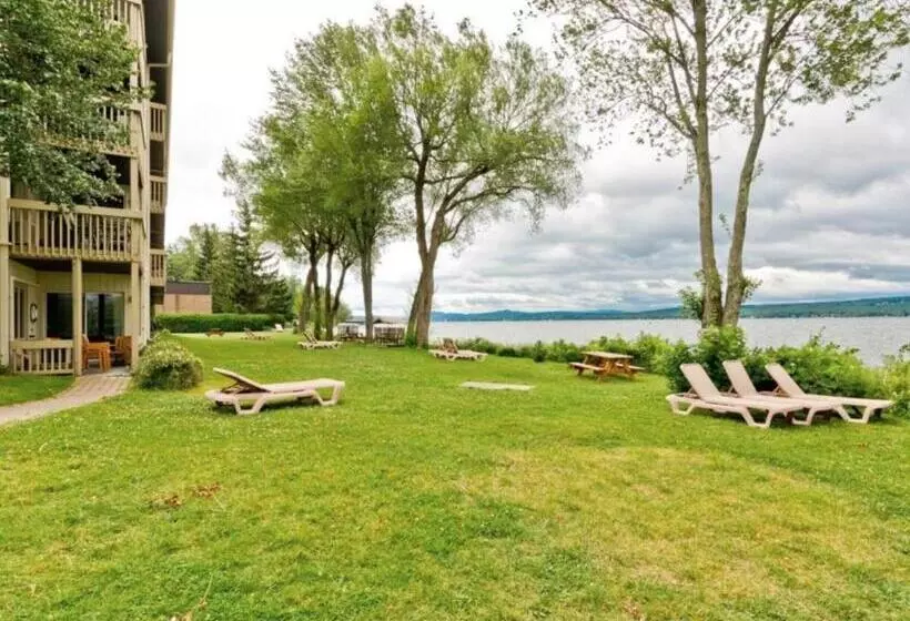 Magog Waterfront Condo