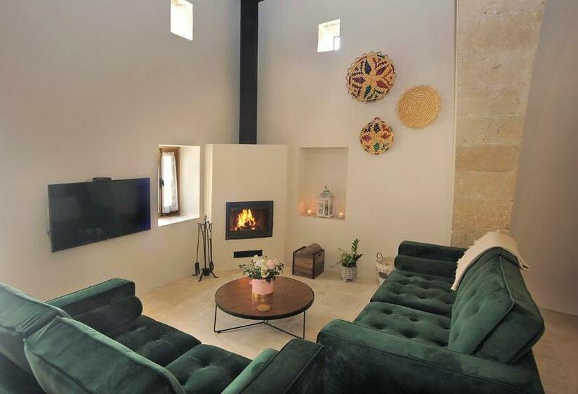 Pentasino Traditional House