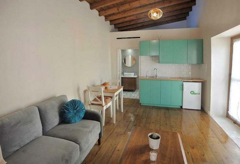 Pentasino Traditional House