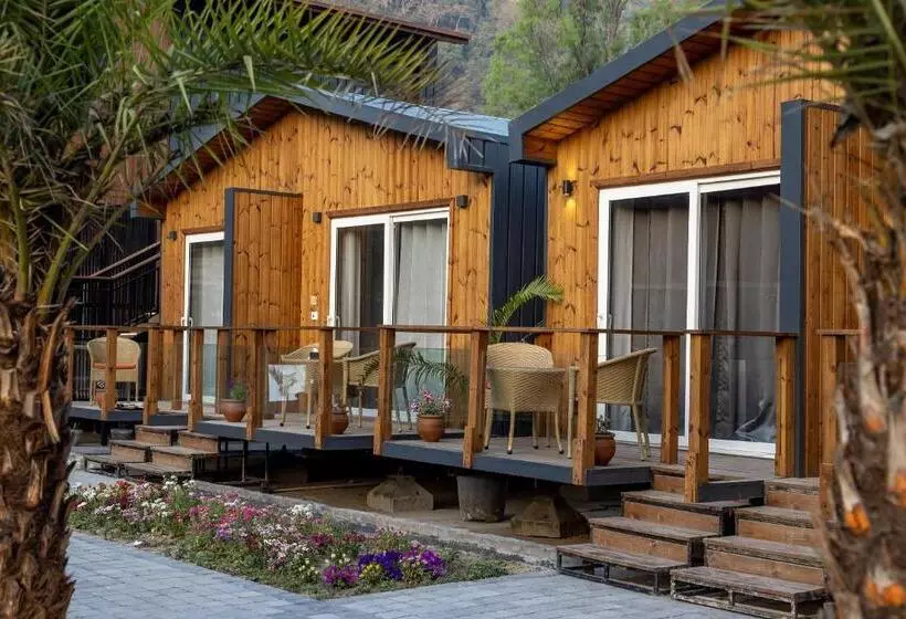 リゾートホテル Justa Rasa Retreat & Spa Rishikesh