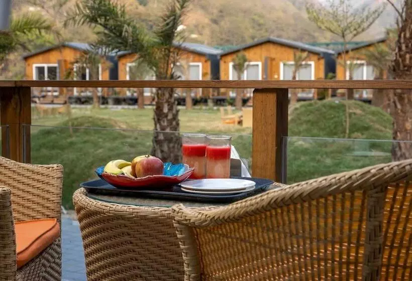 リゾートホテル Justa Rasa Retreat & Spa Rishikesh