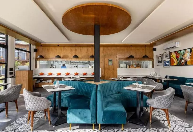 リゾートホテル Justa Rasa Retreat & Spa Rishikesh