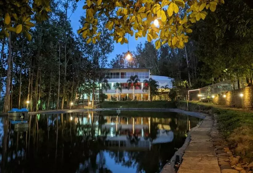 استراحتگاه Shoonya Farm Retreat