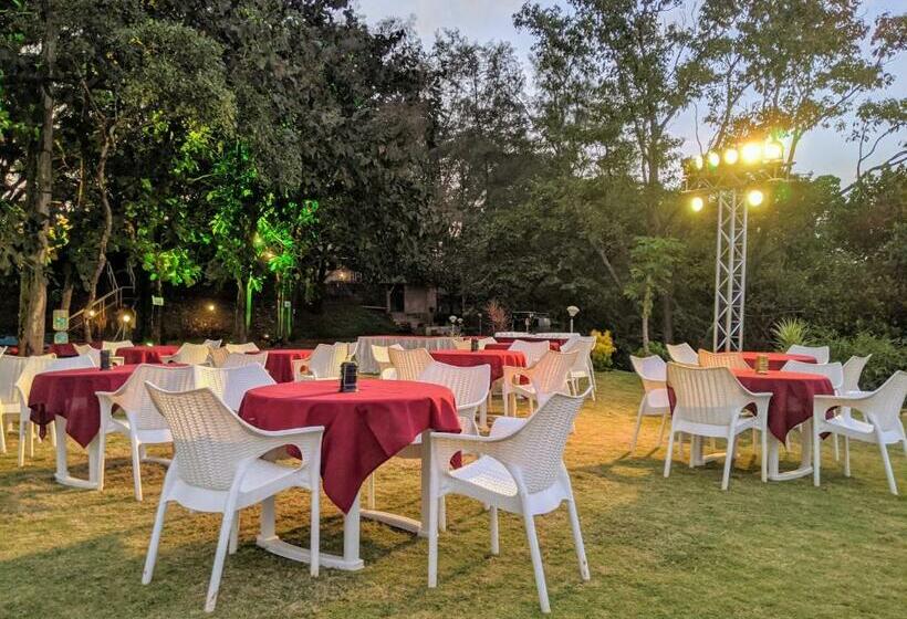 منتجع Shoonya Farm Retreat