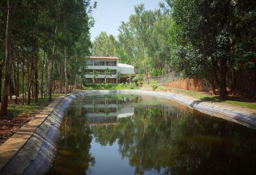 منتجع Shoonya Farm Retreat