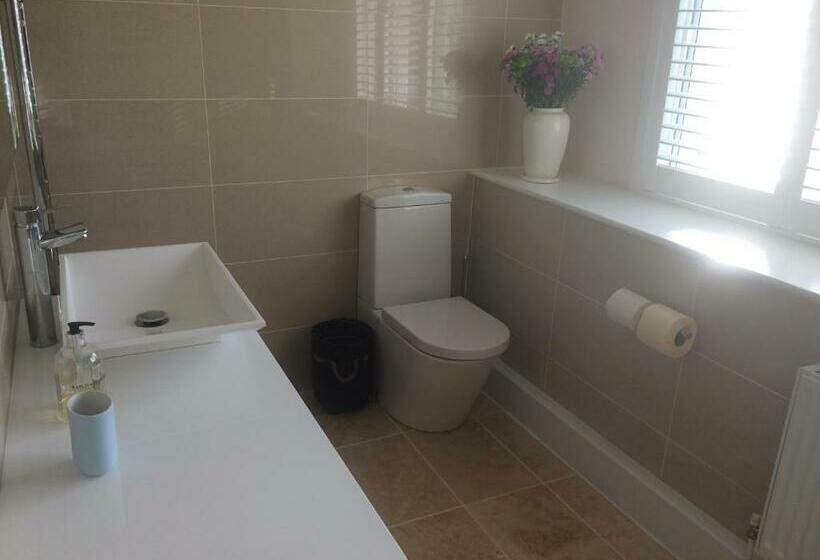 צימר Cowes   The Barn