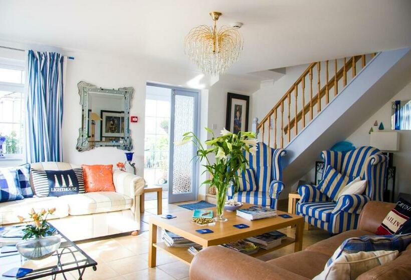 مبيت وإفطار The White House