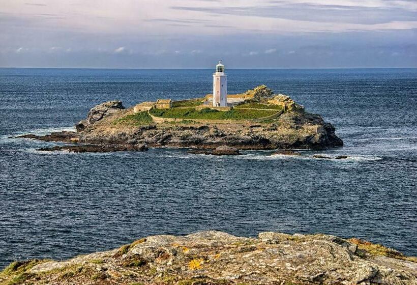 مبيت وإفطار The White House