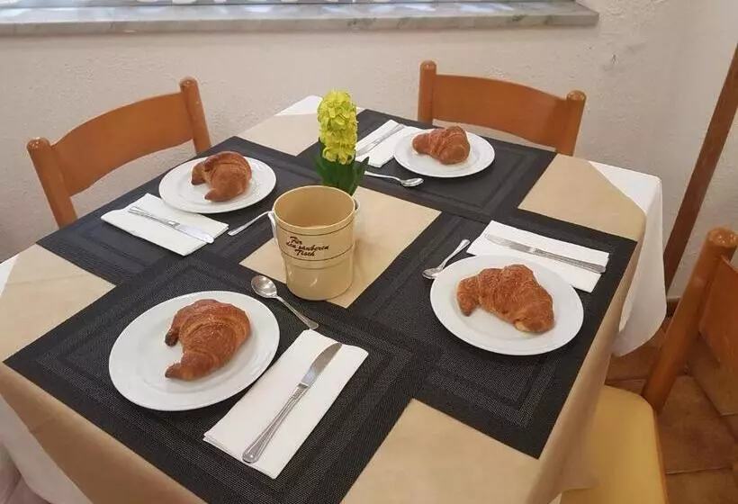 ホテル Albergo Natalina