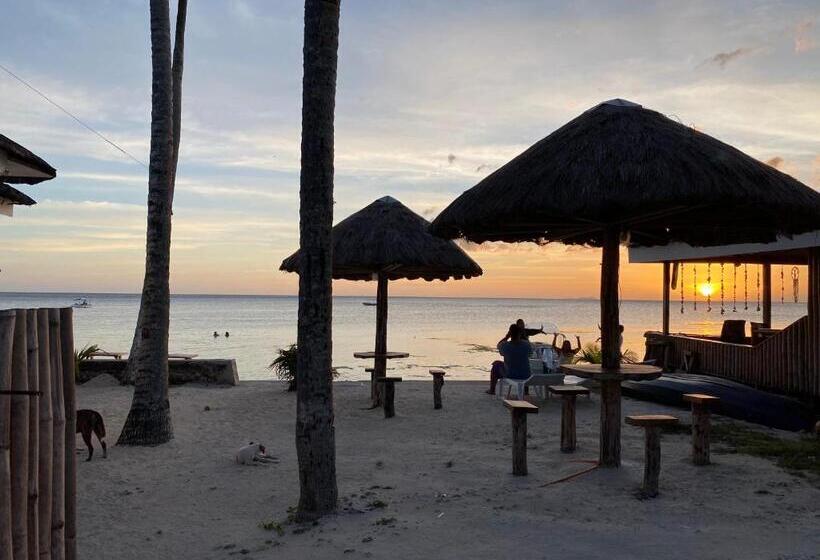 هتل Golden Sunset Inn