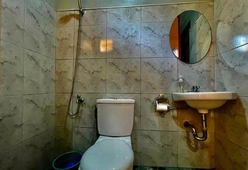 هتل Golden Sunset Inn