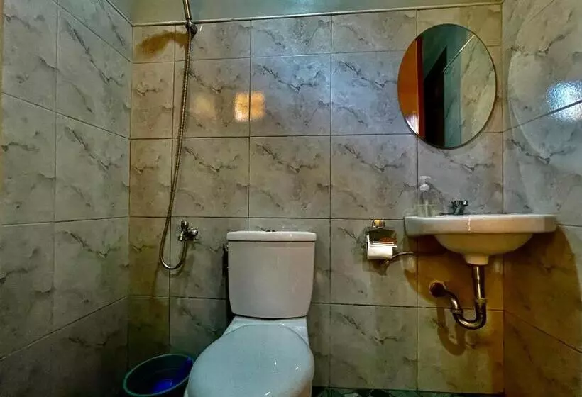 هتل Golden Sunset Inn