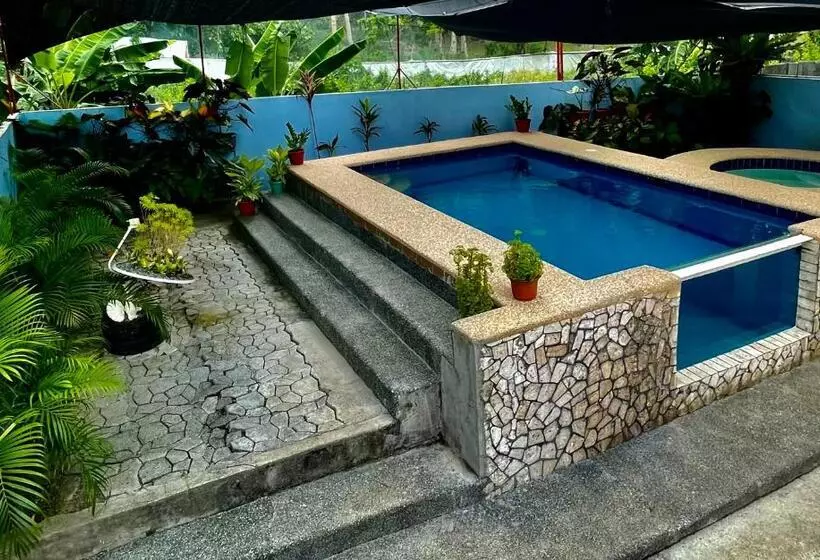 هتل Golden Sunset Inn