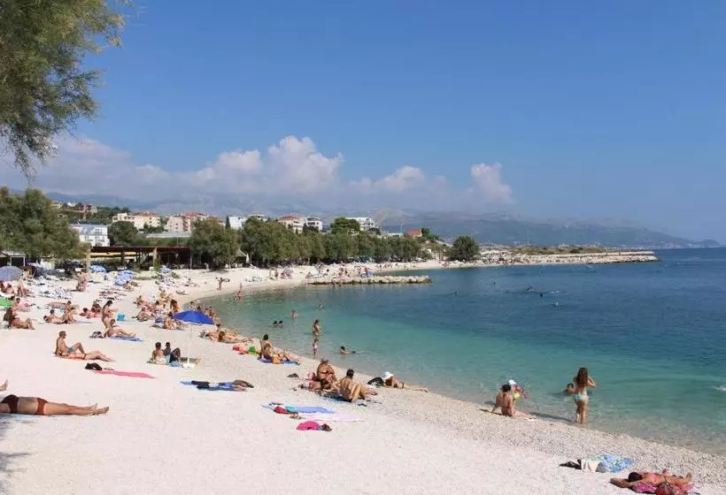 Beachside Apartments Znjan