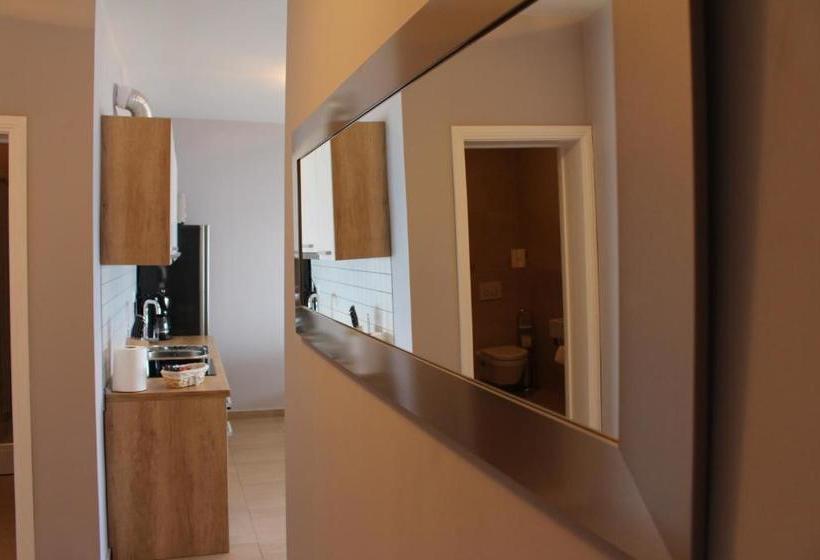 Beachside Apartments Znjan