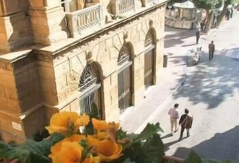 تختخواب و صبحانه Portatenea Atenea Collection