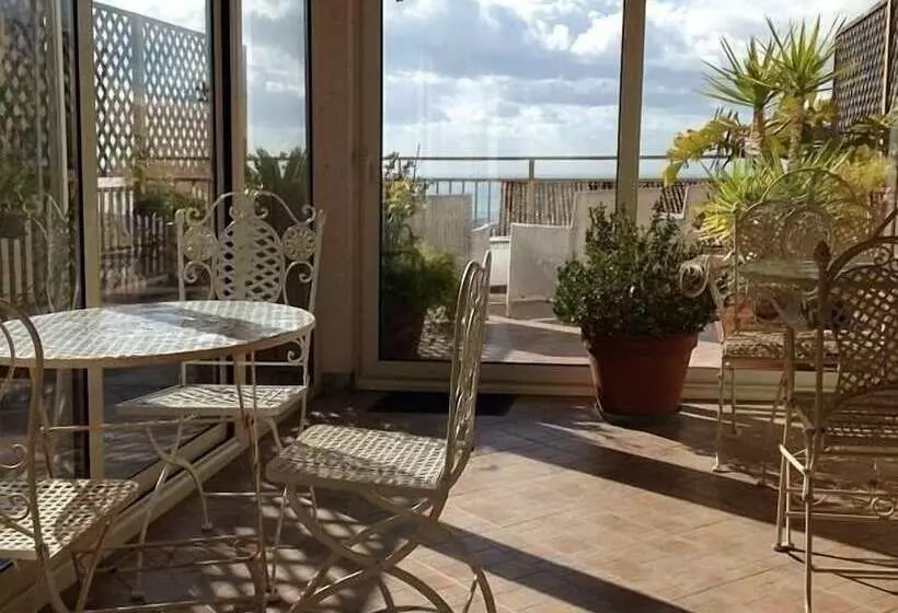 تختخواب و صبحانه Portatenea Atenea Collection