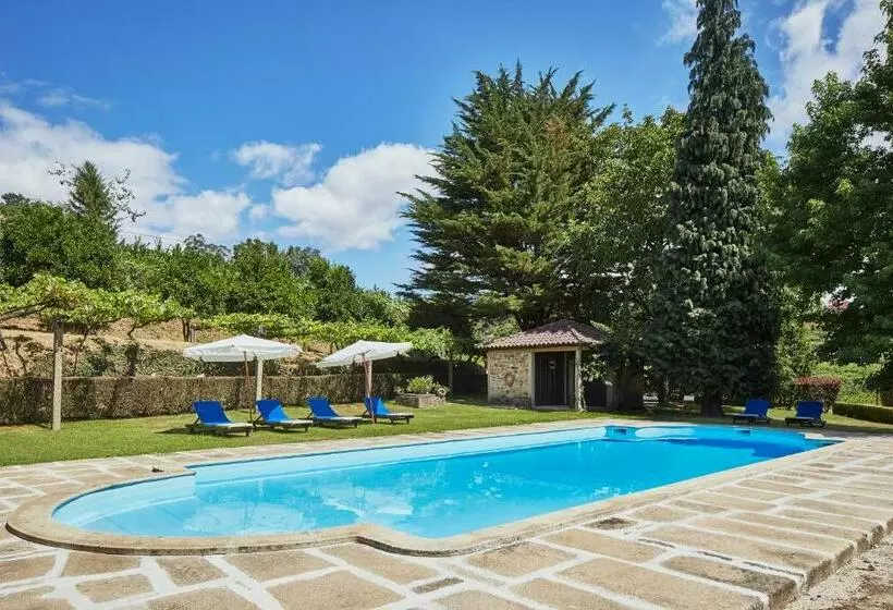 تختخواب و صبحانه Casa De Canedo