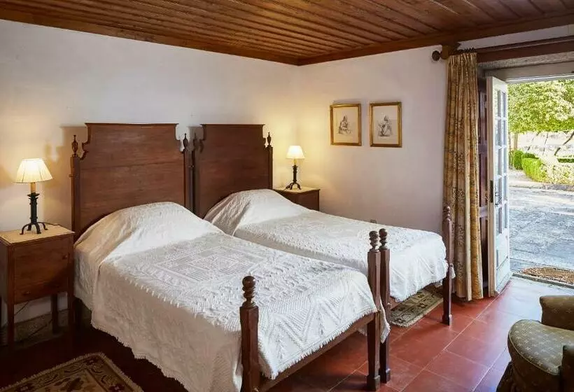 تختخواب و صبحانه Casa De Canedo