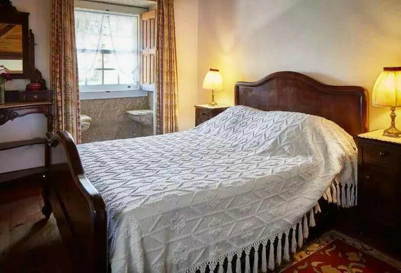 تختخواب و صبحانه Casa De Canedo