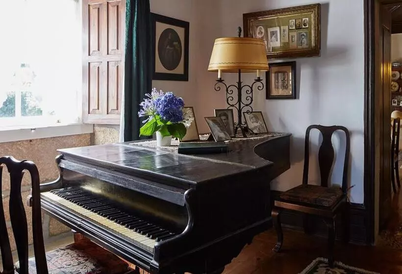 تختخواب و صبحانه Casa De Canedo