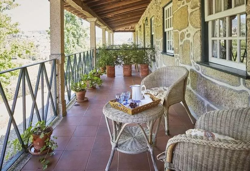 تختخواب و صبحانه Casa De Canedo