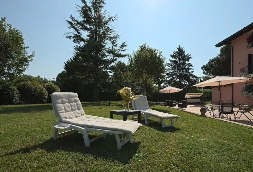 تختخواب و صبحانه Villa Ai Tigli Venezia Guest House