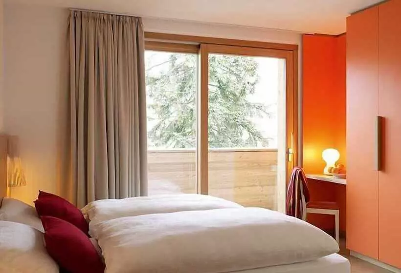 Отель Azalea Park