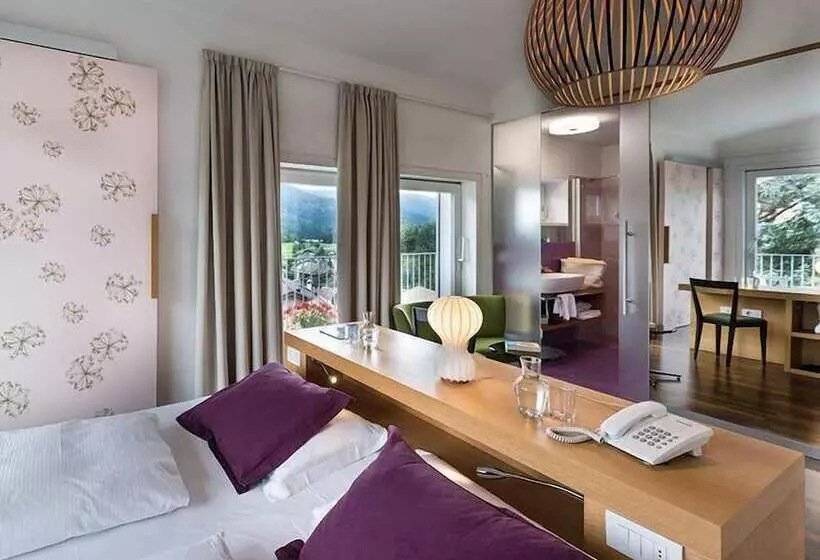 Отель Azalea Park