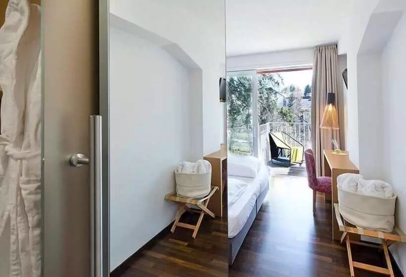 Отель Azalea Park