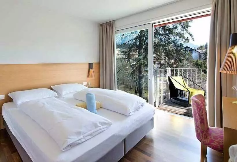 Отель Azalea Park