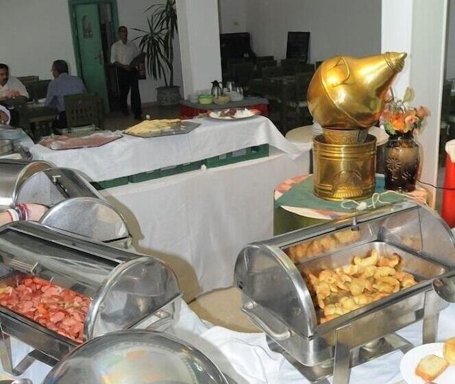 ホテル Kanabesh Village