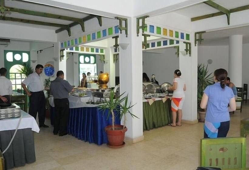 ホテル Kanabesh Village