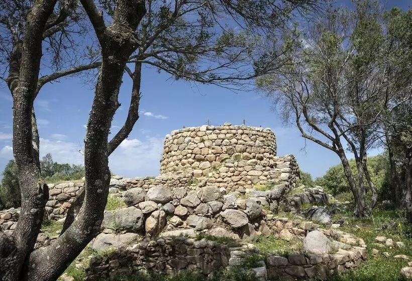 בית מלון כפרי Li Finistreddi