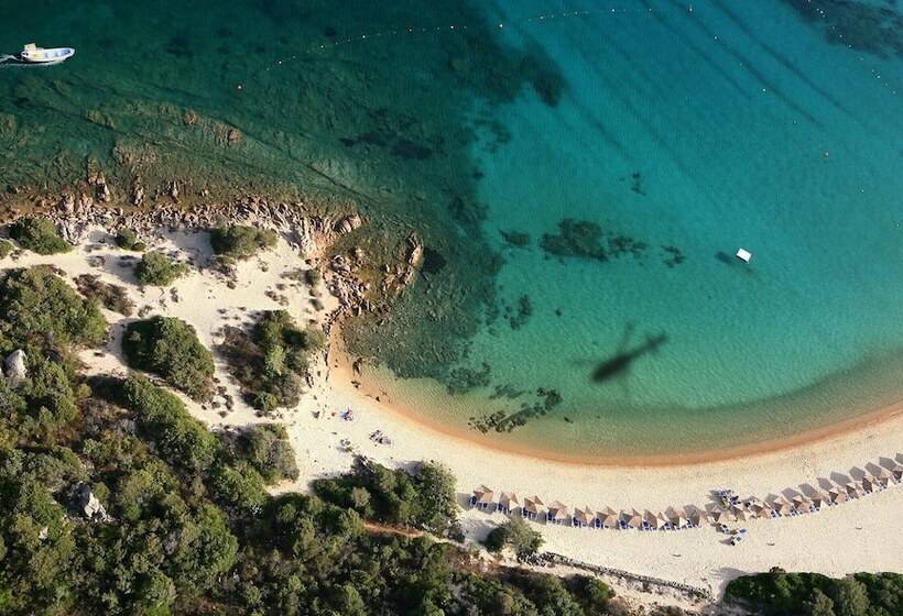 ホテル Li Finistreddi