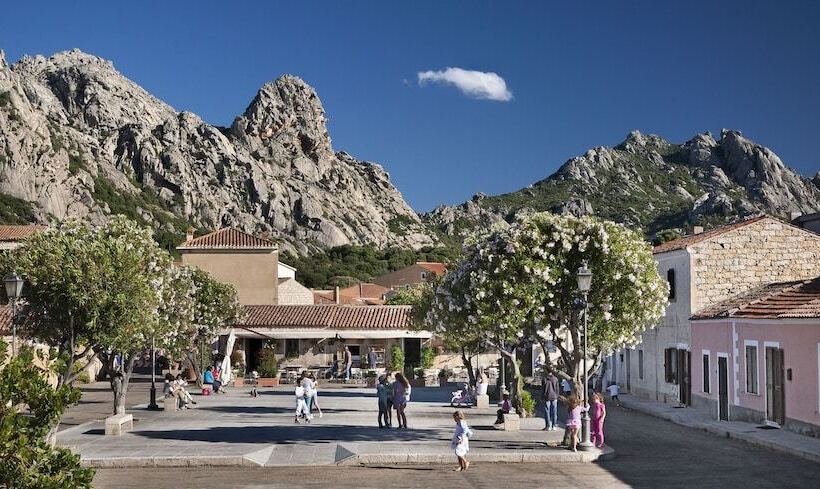 ホテル Li Finistreddi