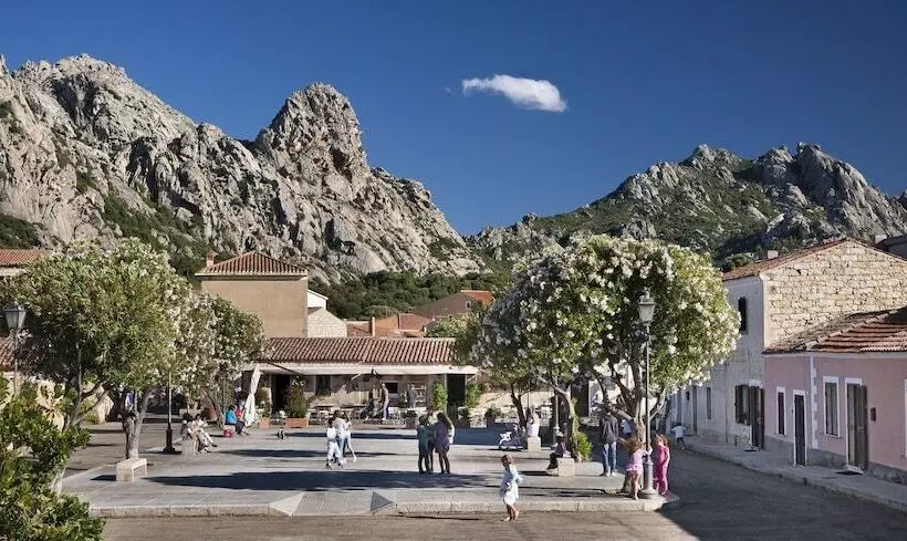 בית מלון כפרי Li Finistreddi