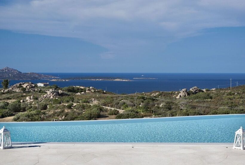 ホテル Li Finistreddi