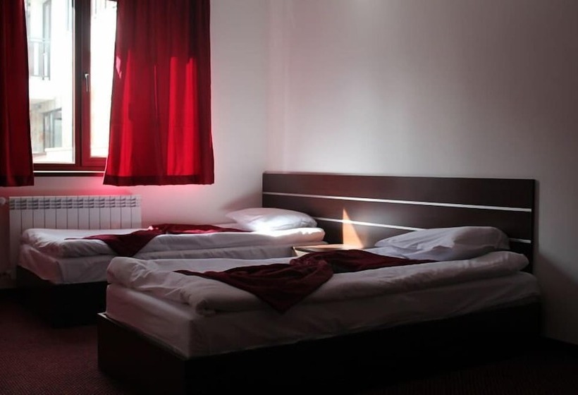 בית מלון כפרי White House