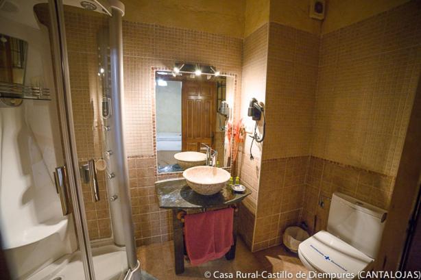 فندق صغير Casa Rural Castillo Diempures